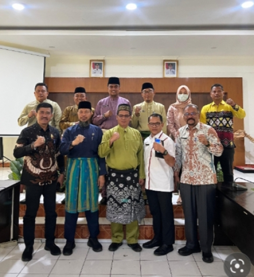 Tindak Lanjut Arahan Menteri LH: DLHK Provinsi Riau Kumpulkan Kepala Dinas Lingkungan Hidup se-Riau Bahas Kesiapsiagaan Karhutla dan Permasalahan Lingkungan Strategis.