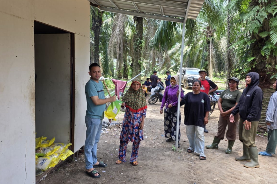 Pebrian Winaldi: Dari Elang 3 Hambalang Riau untuk Petani Air Molek, 3 Ton Beras Jadi Simbol Kepedulian