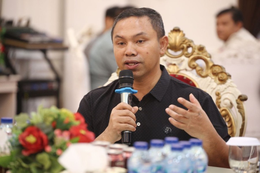 Coffee Morning Dengan Awak Media, Gubernur Riau Berharap Media Massa Menyajikan Berita Berimbang dan Berdasarkan Fakta