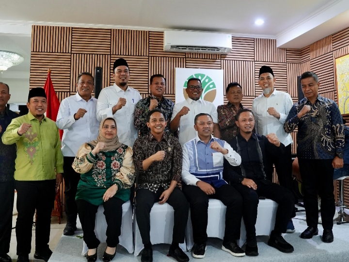 Gubernur Riau Abdul Wahid Boyong Bupati/Walikota Ke Kementrian, Korpus BEM SRI: Bukti Nyata Komitmen Bersama Membangun Riau