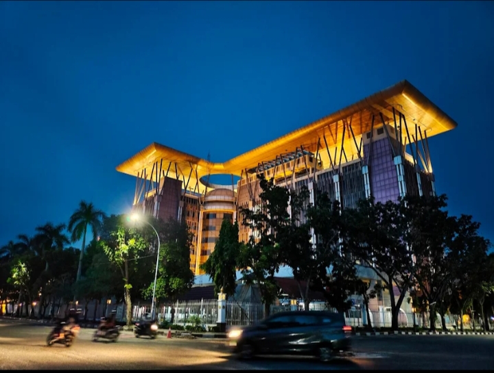 Pemprov Riau Klarifikasi Resmi Terkait OTT KPK di PUPR: Gubernur Abdul Wahid Dimintai Keterangan, Bukan Ditangkap