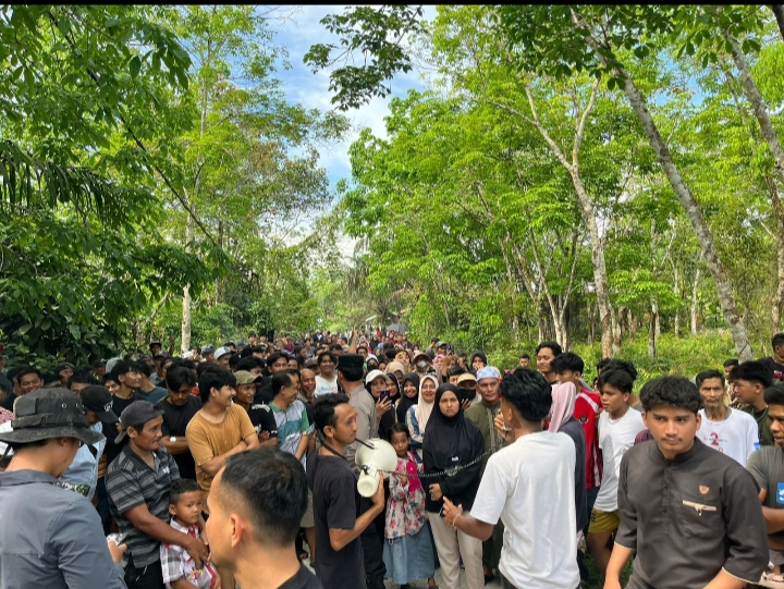 Ketegangan di Sungai Jalau: Abaikan Arahan Kapolres, PT Kuari Kampar Utara Diduga Kerahkan Preman Bongkar Portal Warga